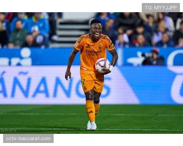 马德里警方通报：逮捕12名在欧冠比赛期间寻衅滋事的客队球迷